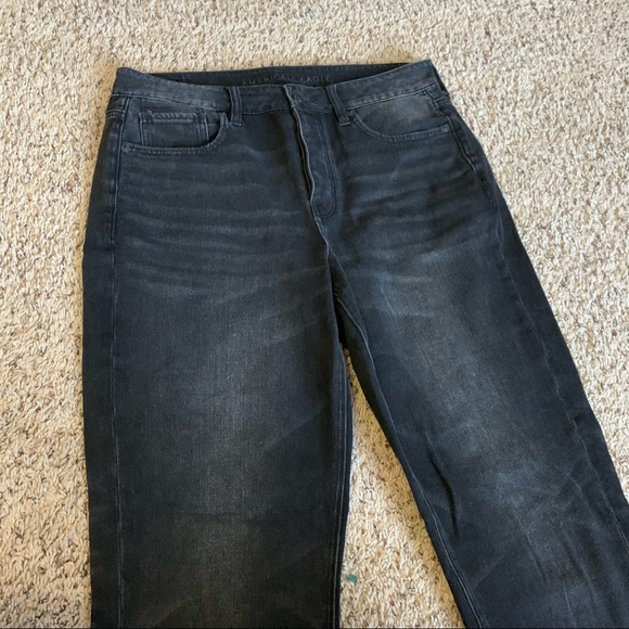 AE High Waisted Tomgirl Jean - Picture 3 of 10